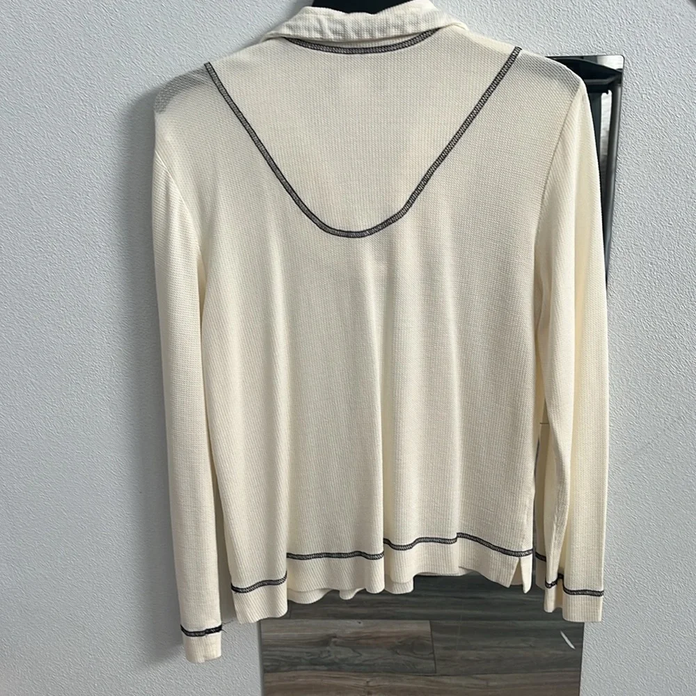 Sharon Young long sleeve lightweight top - Picture 8 of 9